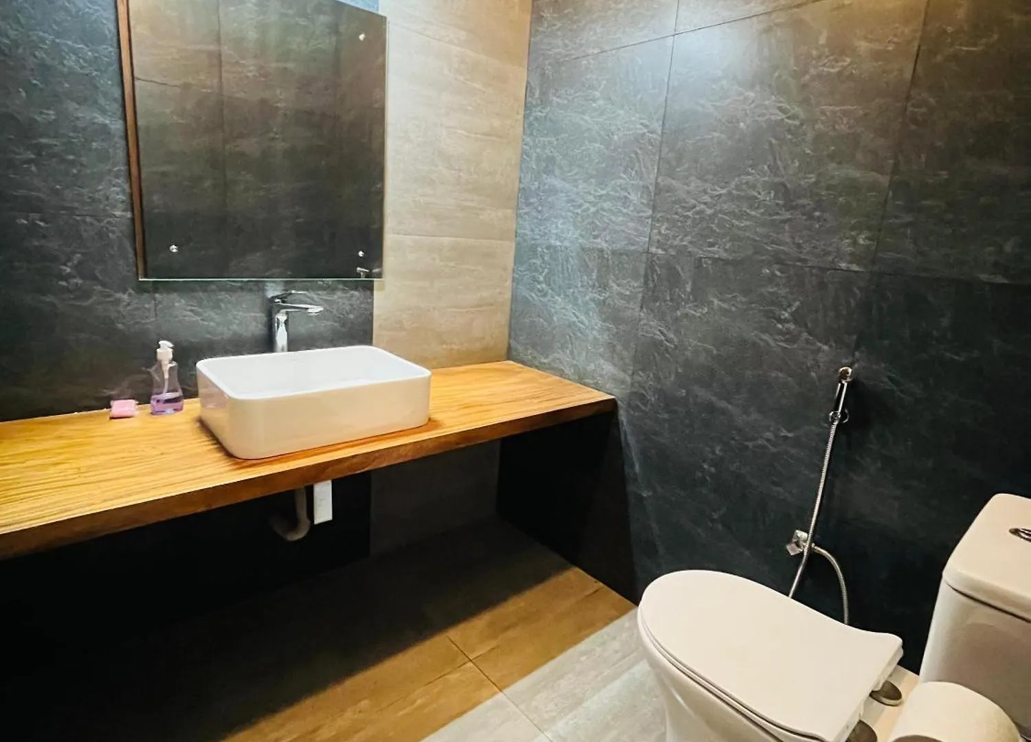 Comfortable & Serene Stay At Red Rocks Villa Rajagiriya